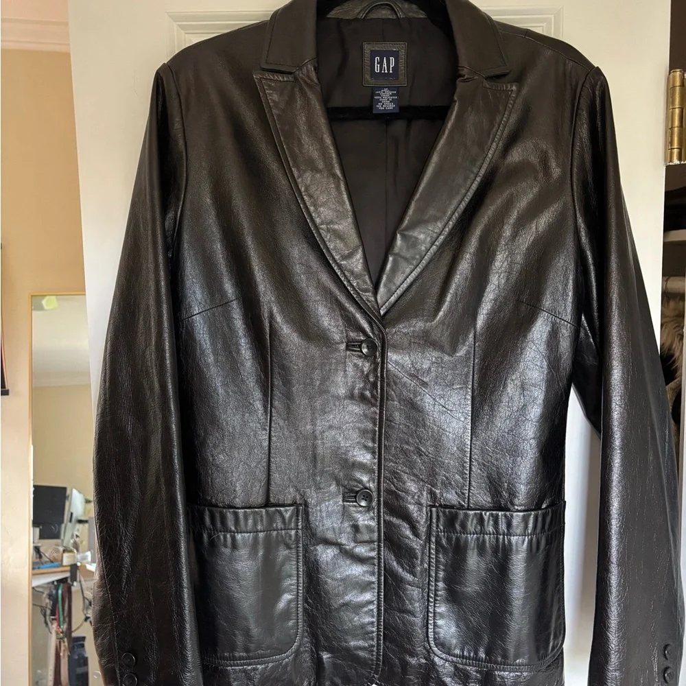 Vintage GAP Women's Black Leather Jacket - Picture 3 of 7